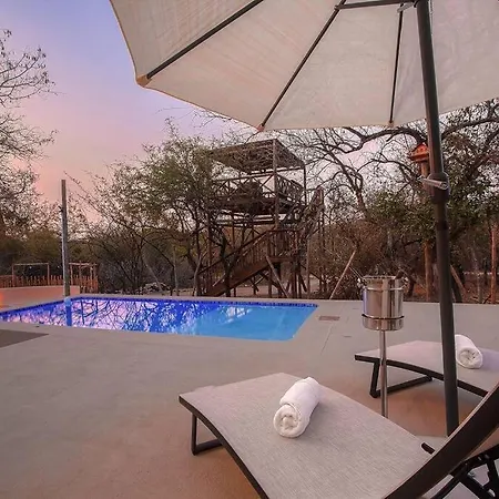 Longneck Luxury Bush Lodge Marloth Park Exterior photo
