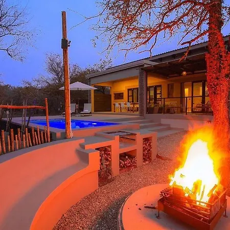 Longneck Luxury Bush Lodge Marloth Park Exterior photo
