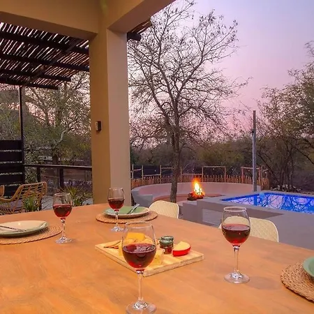 Longneck Luxury Bush Lodge Marloth Park Exterior photo