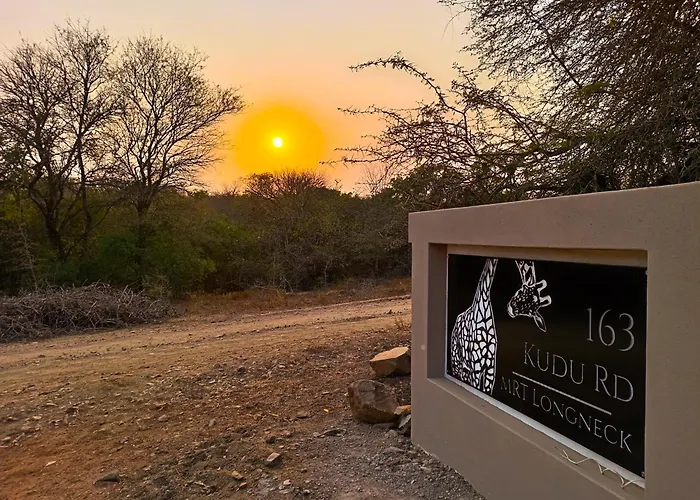 Longneck Luxury Bush Lodge