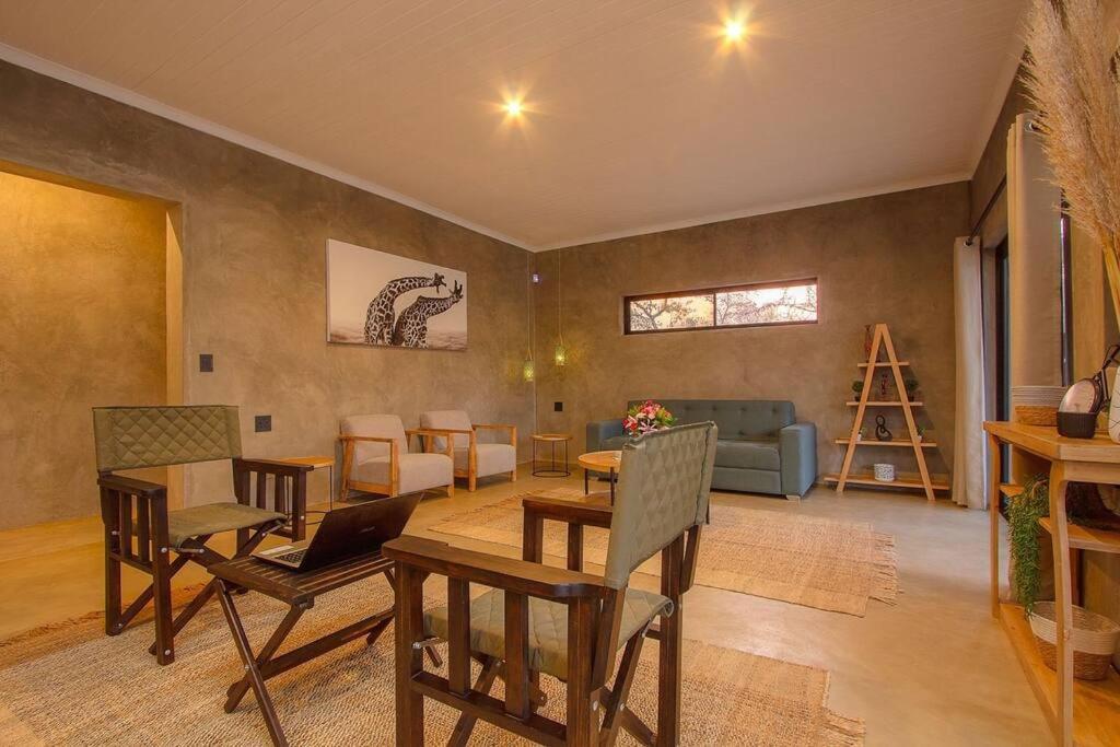 Longneck Luxury Bush Holiday home Marloth Park