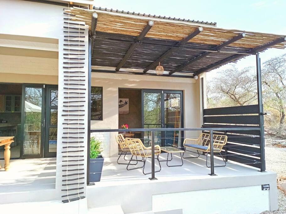 Longneck Luxury Bush Holiday home *