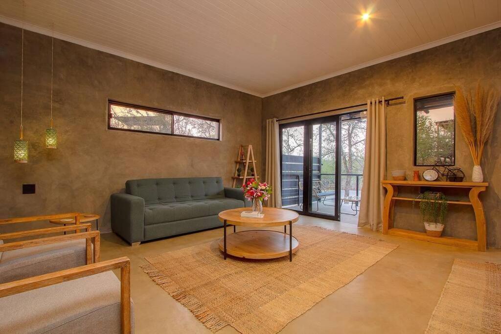 Longneck Luxury Bush Holiday home Marloth Park